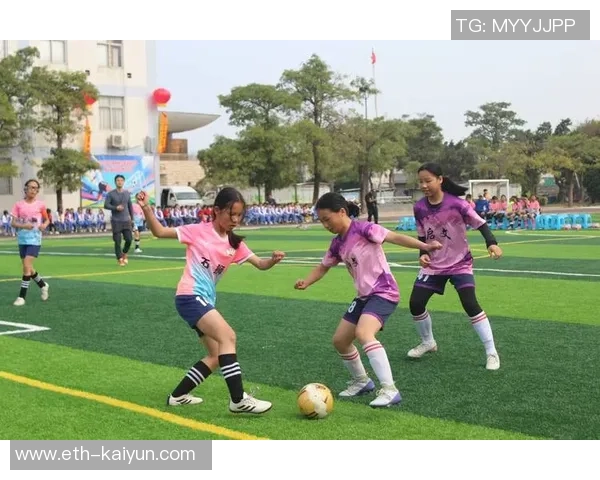 昆明理工足球队奋勇拼搏展现青春风采助力校园体育文化发展